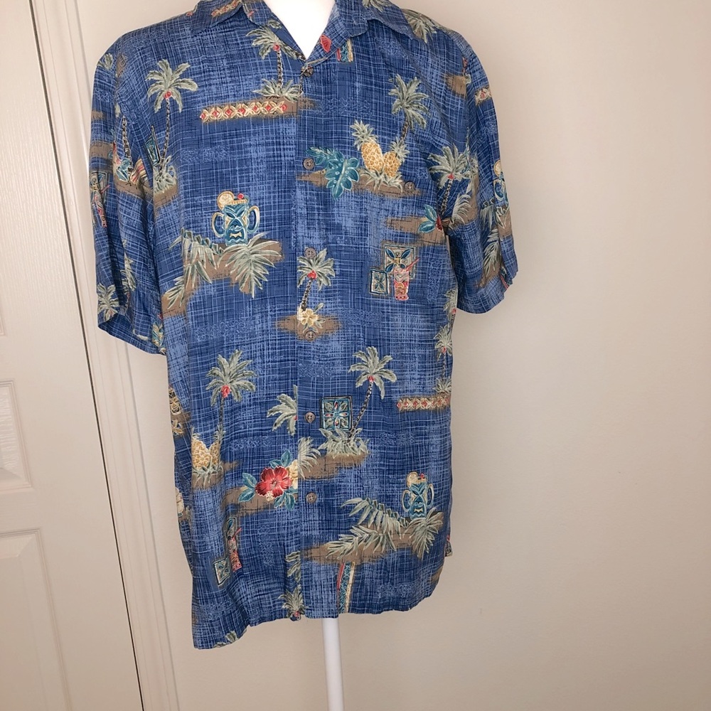 Men’s short sleeve button down Hawaiian shirt